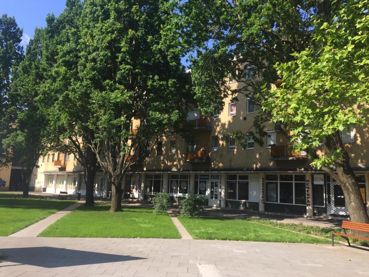 Sugárút Corner Apartman - Housity