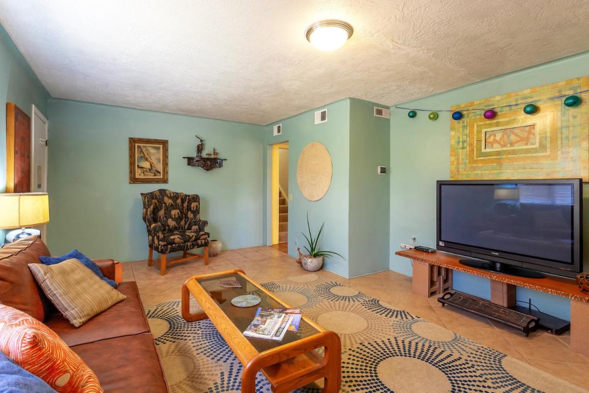 Bright & Sunny Home Near Zion - Housity
