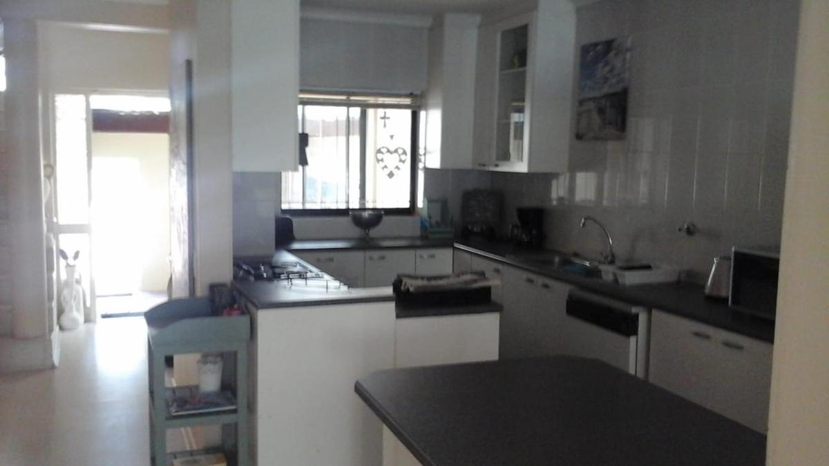 Shalom beach house - Housity