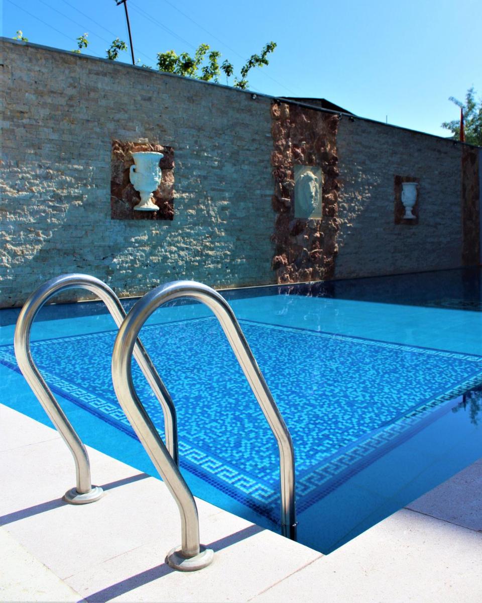 Aleppo Hotel - Housity