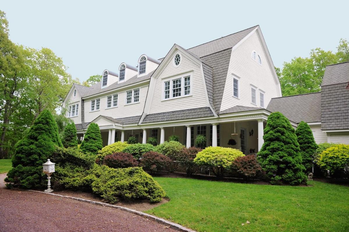 A Walk in the Woods Bed and Breakfast - Housity