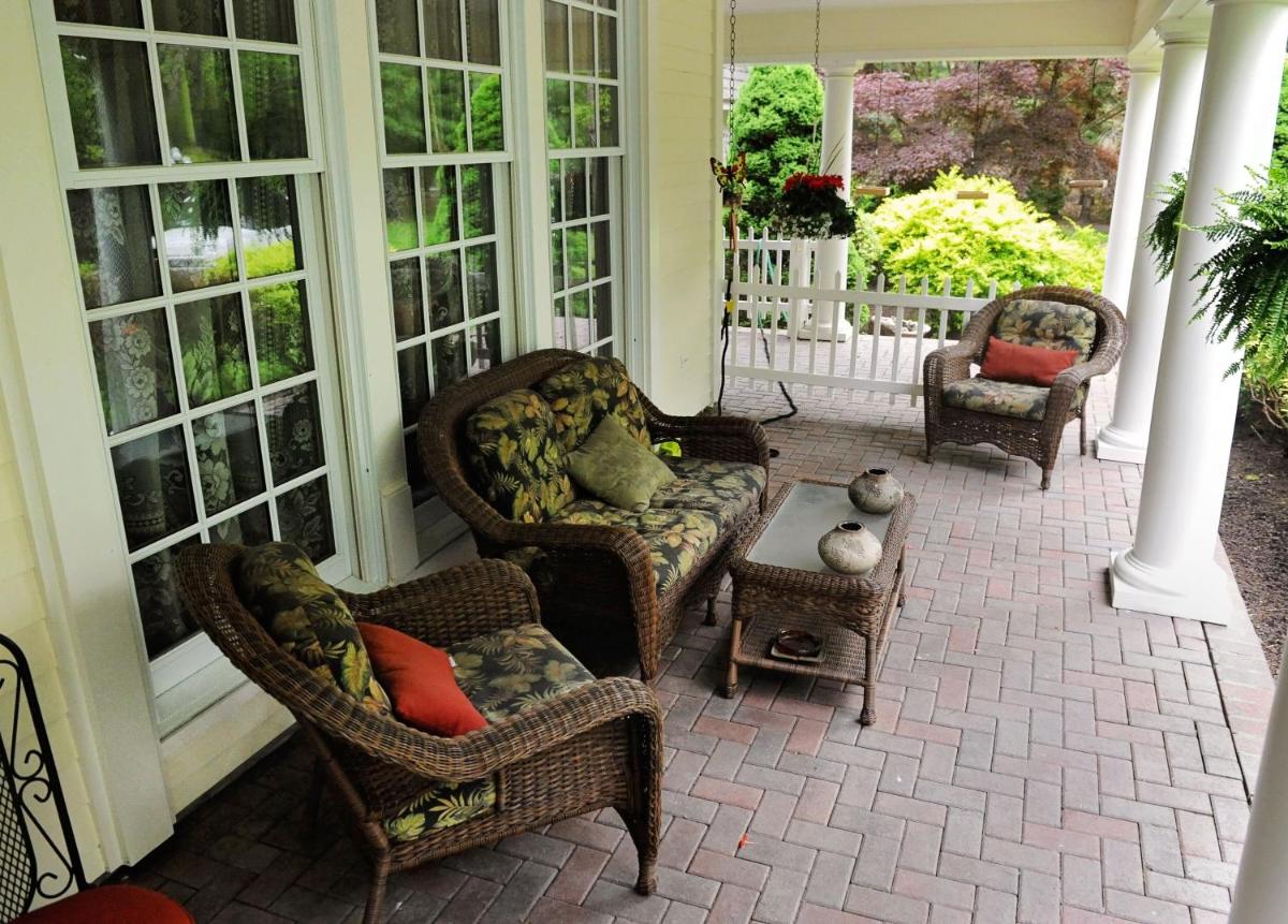 A Walk in the Woods Bed and Breakfast - Housity