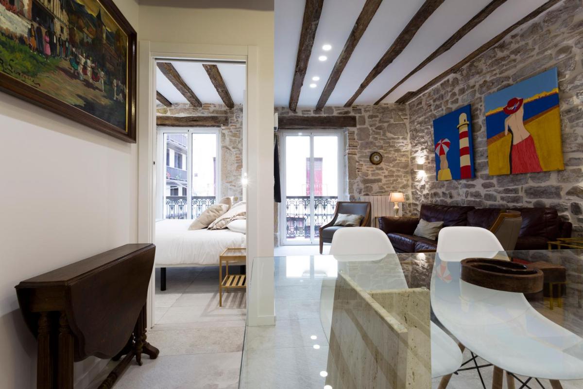 Hontza by Smiling Rentals - Housity