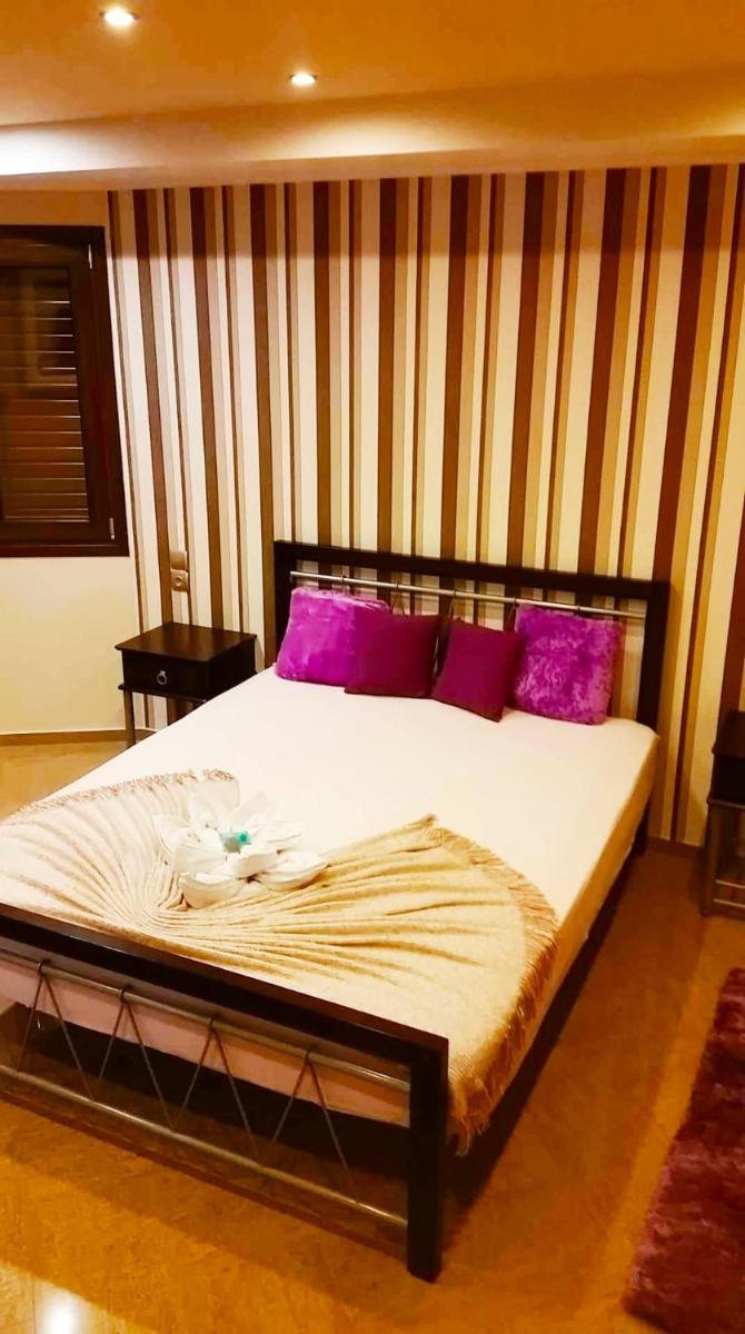 Kate's & Kallia's House - Housity