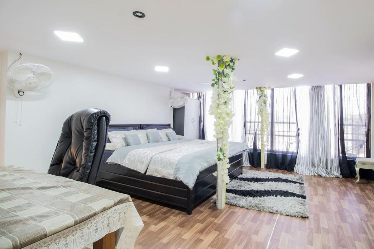 Suitetrails - OSI Apartments Jogeshwari West