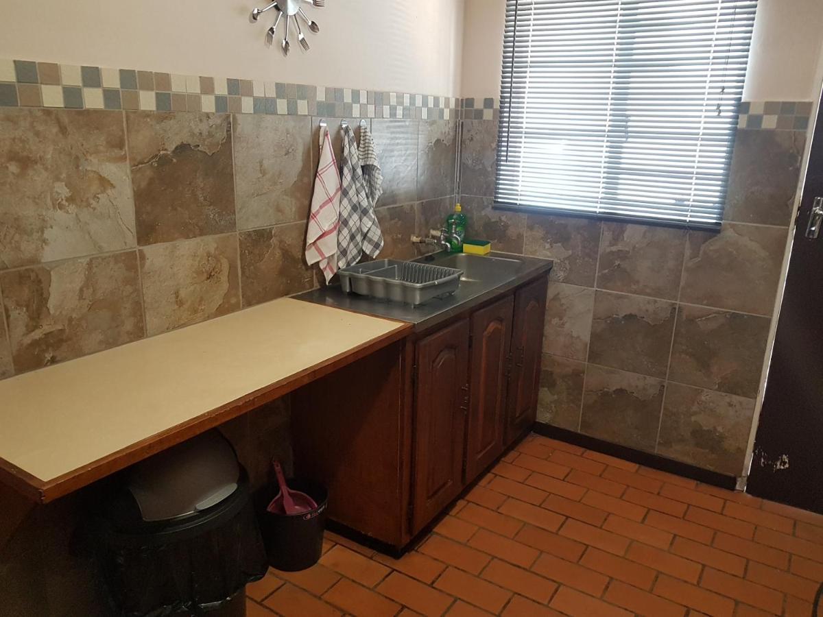 Roos Getaway Apartments #8 - Housity