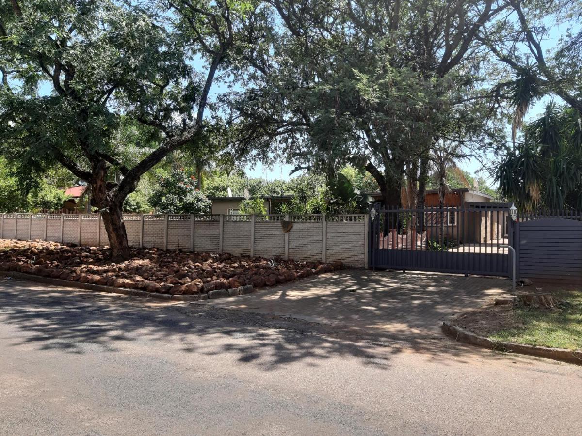 Roos Getaway Apartments - Housity