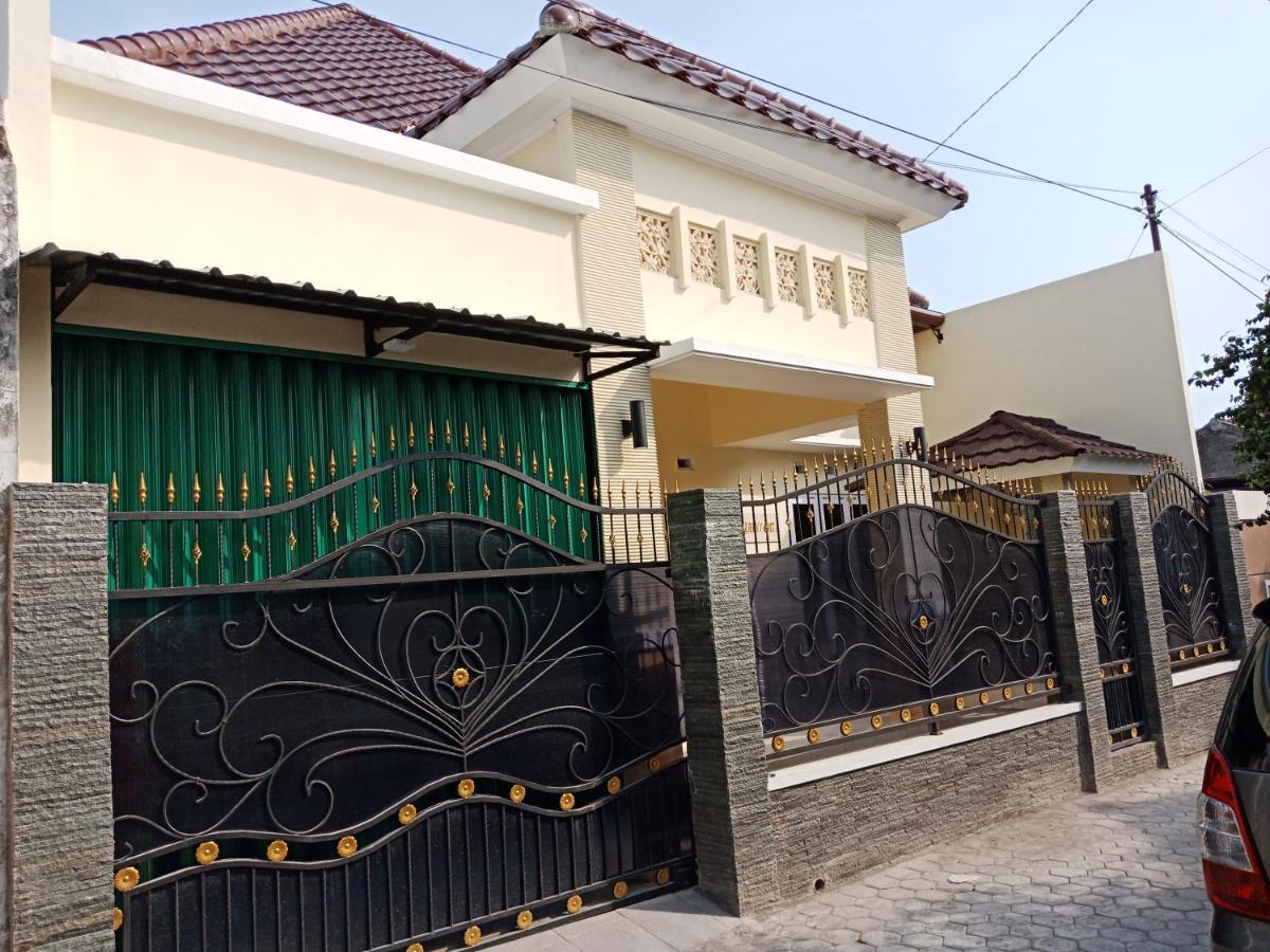 Radikha Homestay Jogja - Hizvo