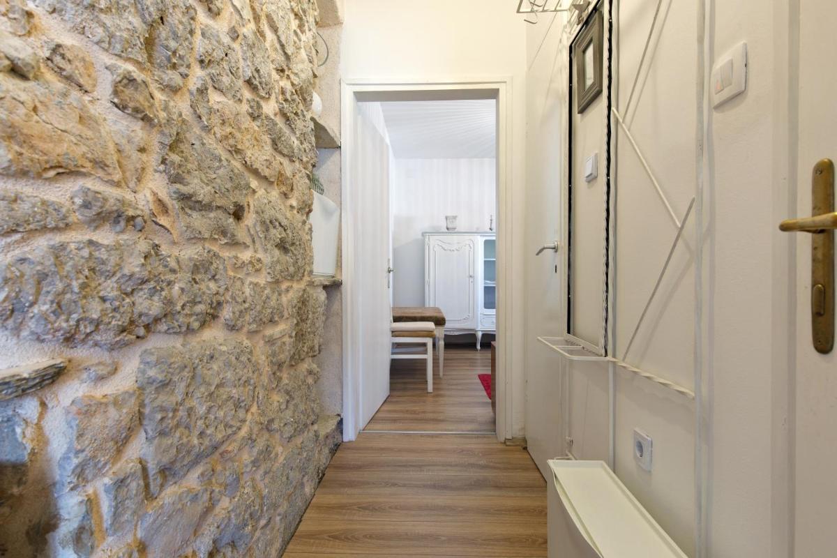 Drnis Dream House - Housity