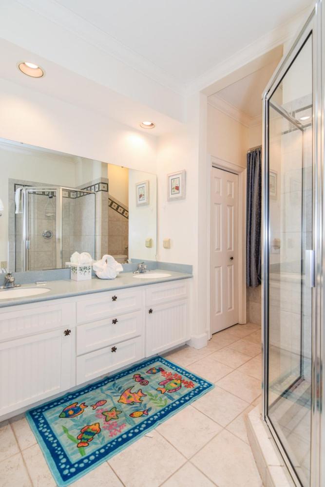 20 Ocean Green Drive - Housity