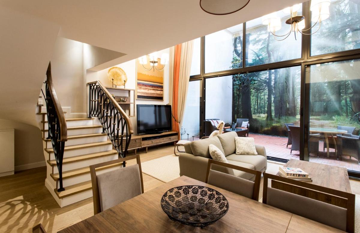 Amazing Triplex Apartment By Deniz Suites - Housity