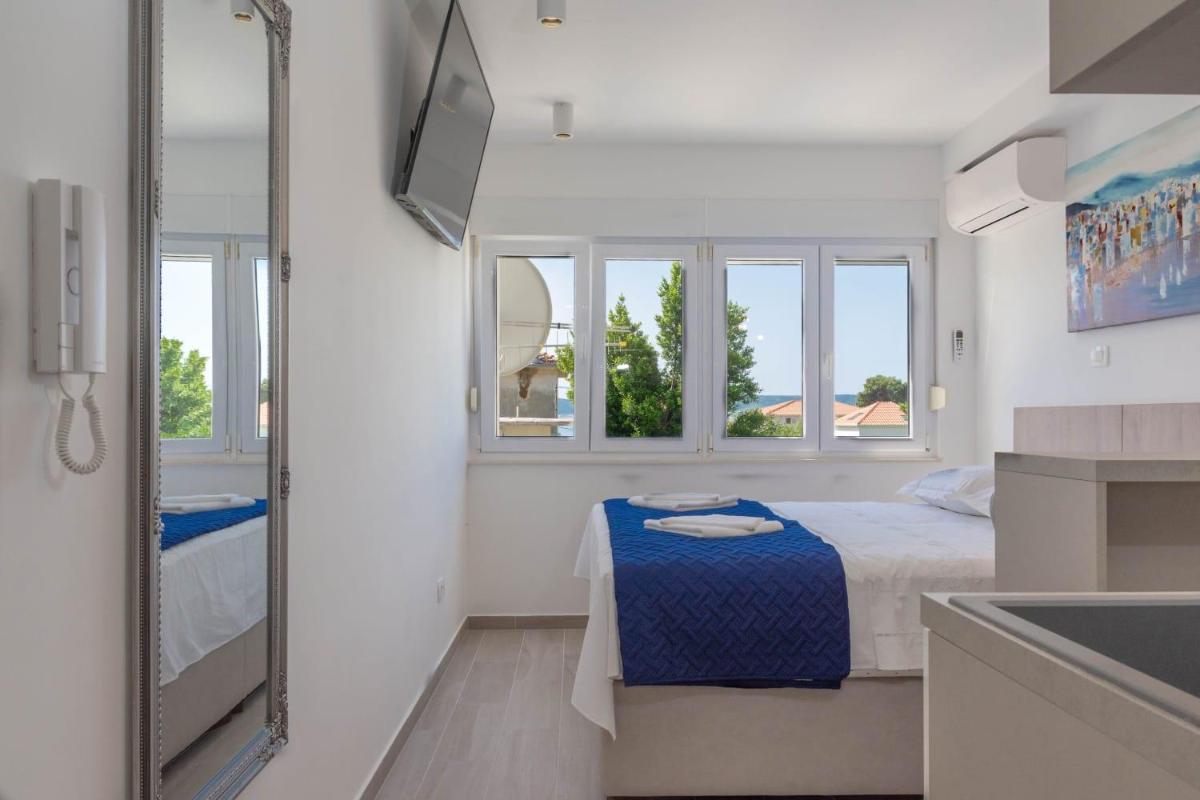 Casteletti - Housity