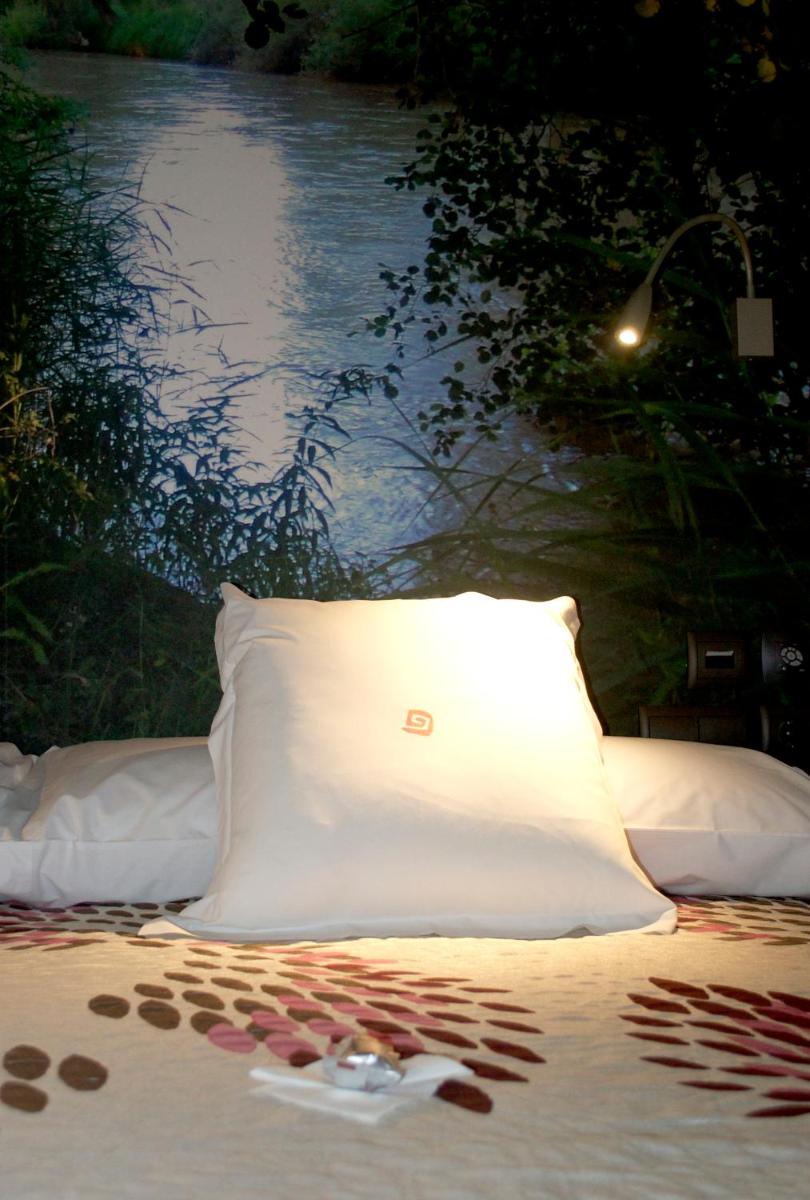 Imagen de la galería de Hotel SPA El Lagar de Isilla, en La Vid y Barrios