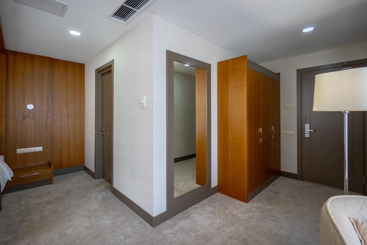 Hotel Atlas Abashidze - Housity