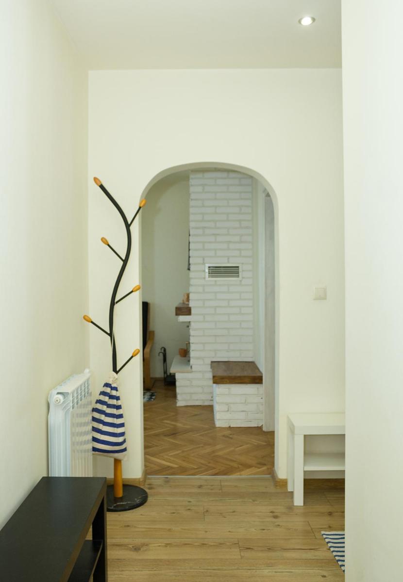 Just Like Home - New 1-BDR Apt near City Center - Housity