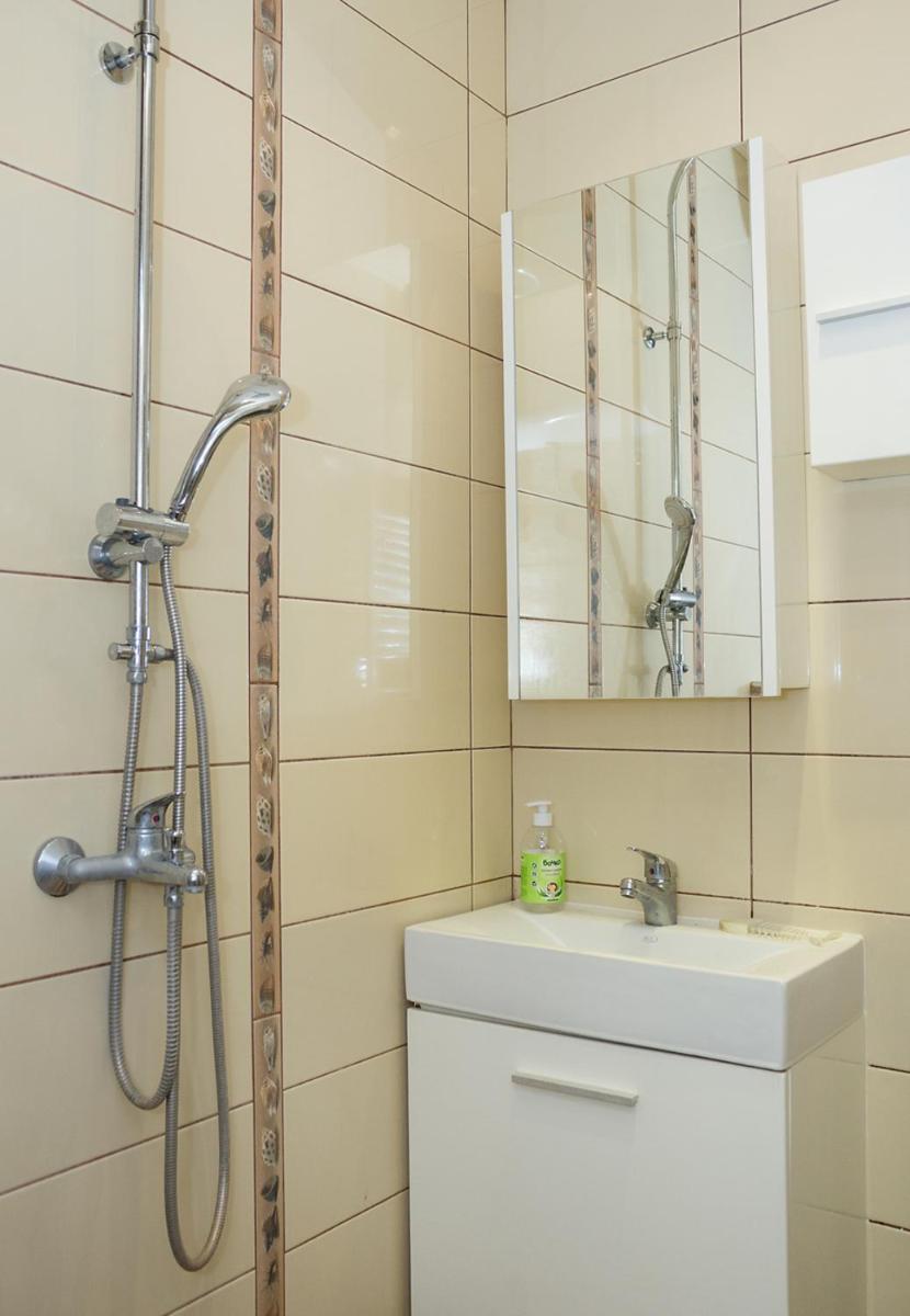 Just Like Home - New 1-BDR Apt near City Center - Housity