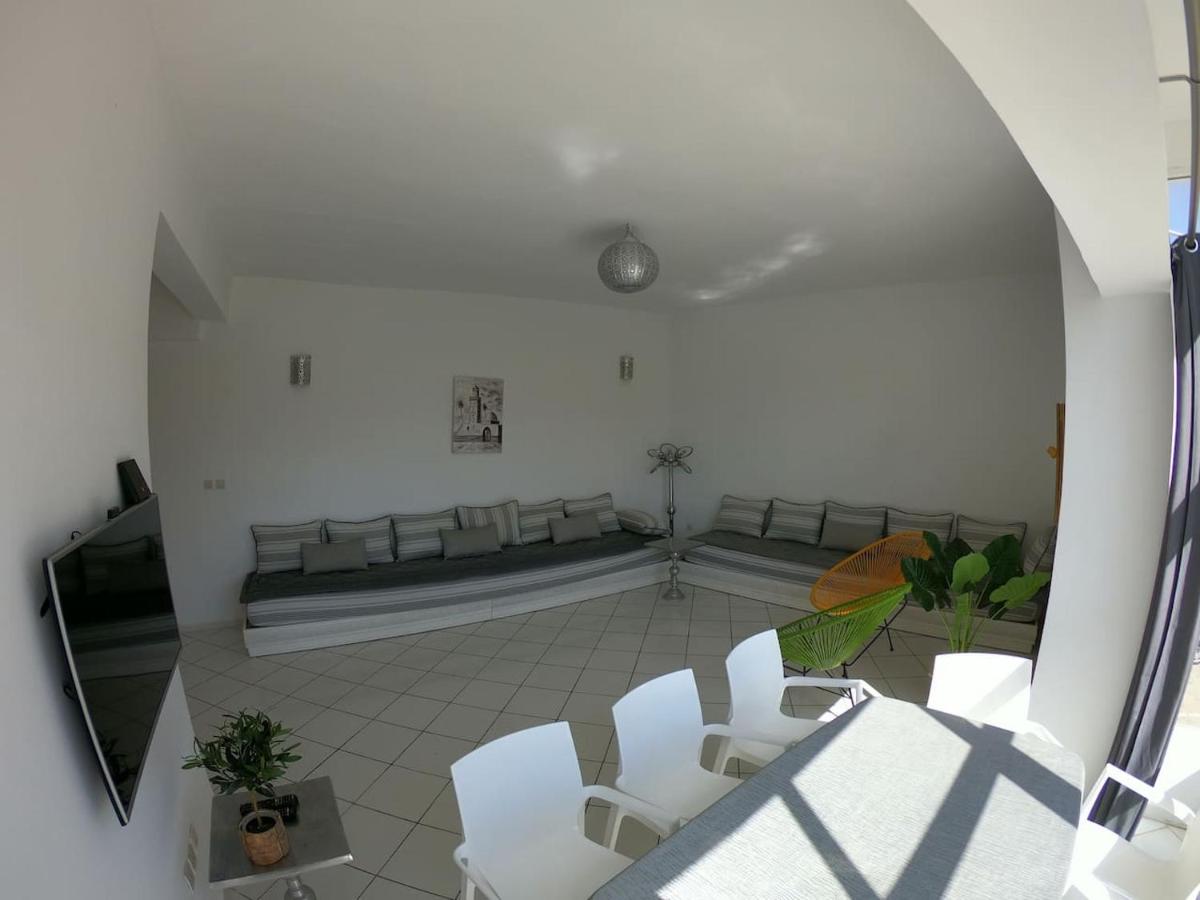 Tanger Cap Spartel - Duplex 110m2 face aux plages - Housity