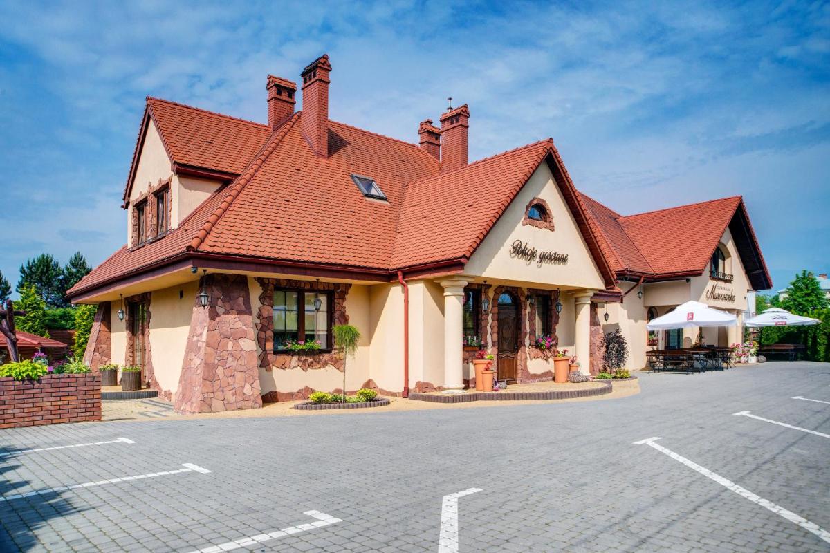 Pokoje Gościnne Murowanka - Housity