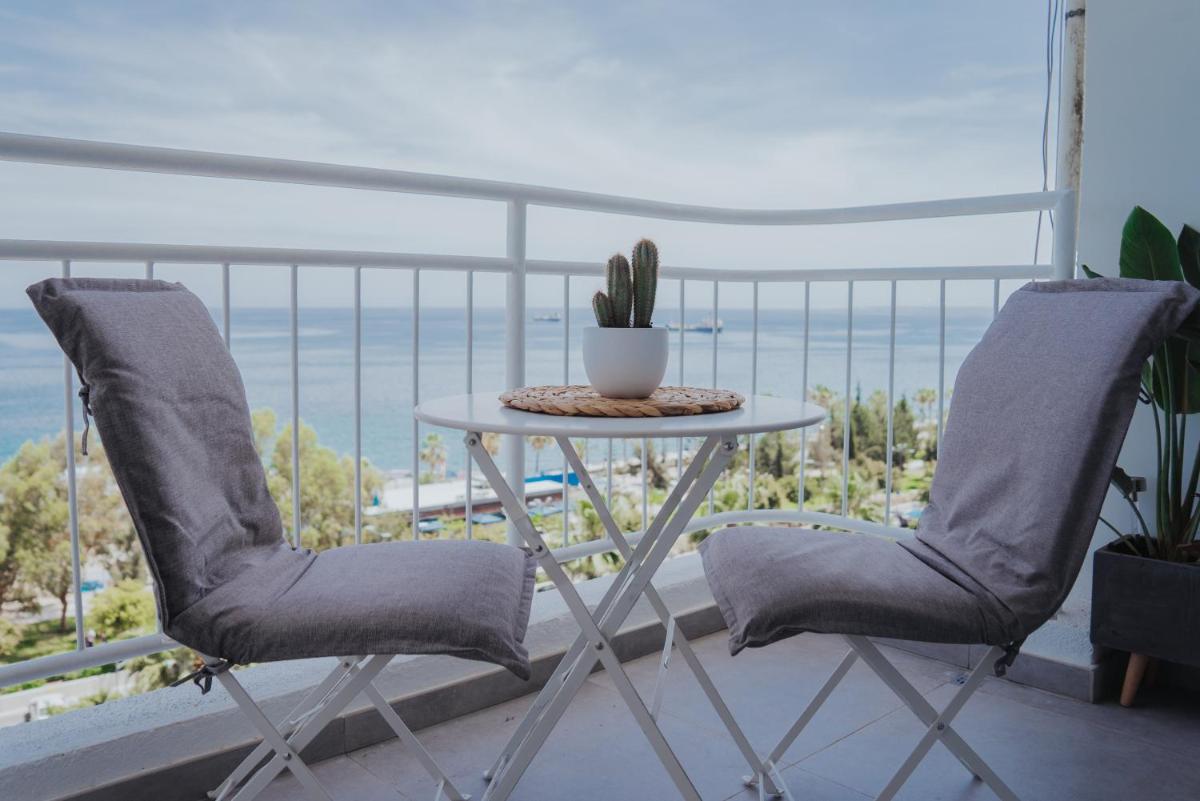 Just a Seaview Apt. * Top Location * City Center * - Housity