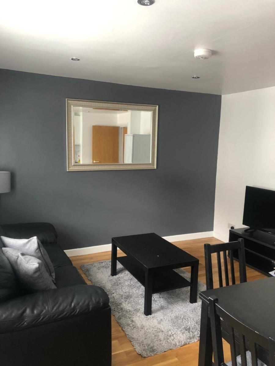 Modern Apartment in Trendy Dalston - Housity