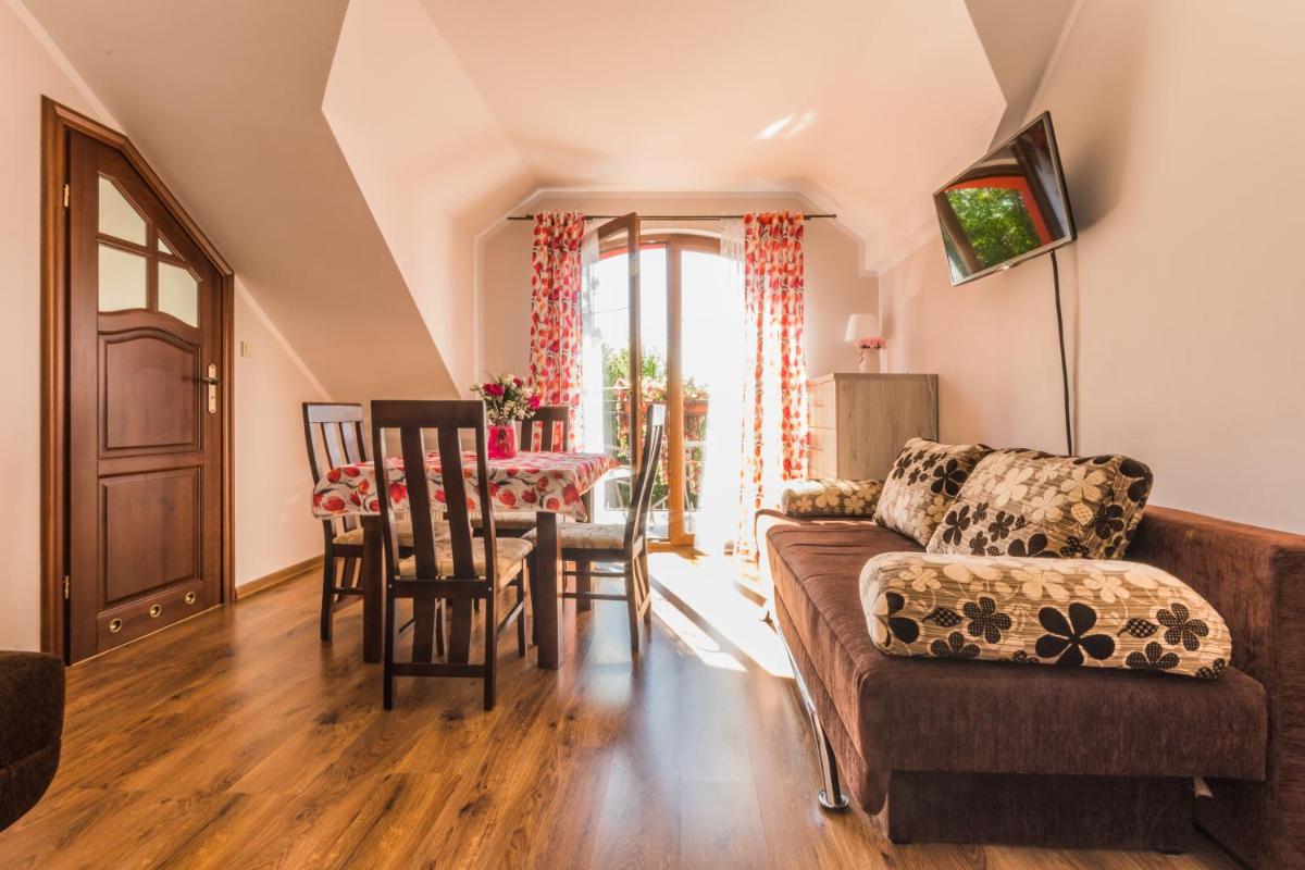 Cavilla - Pokoje i Apartamenty - Housity