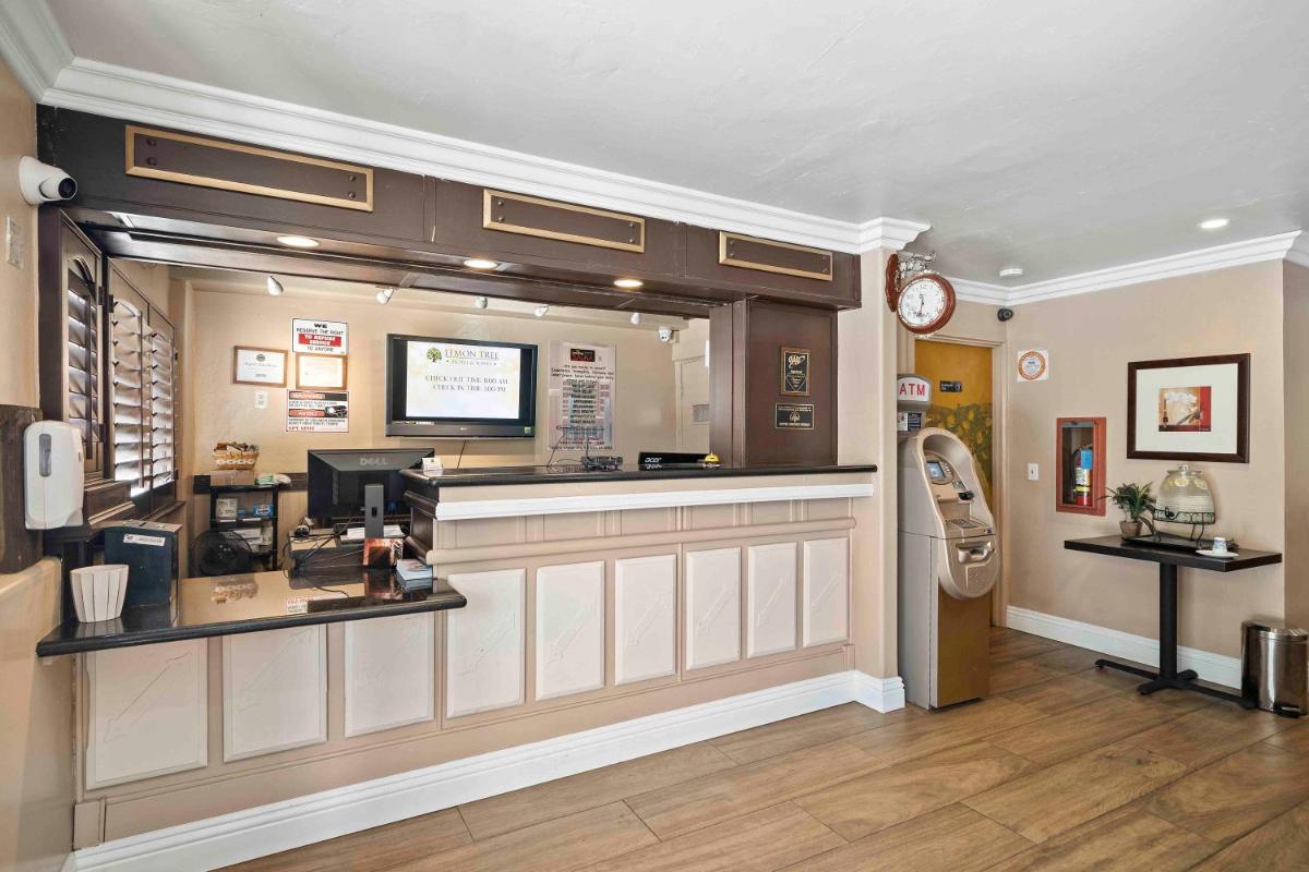 The Lemon Tree Hotel - Housity