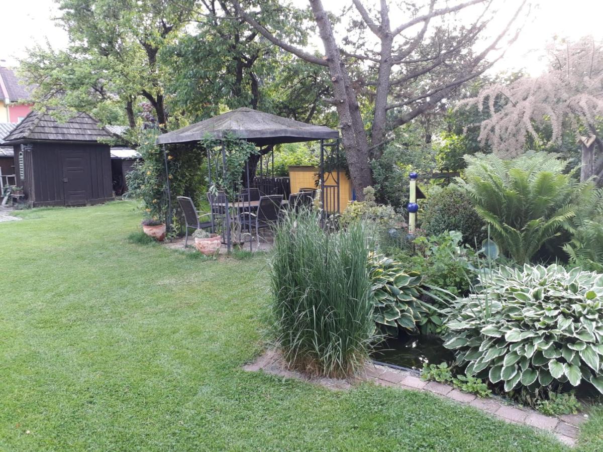 Reginas Ferienhäuschen - Housity