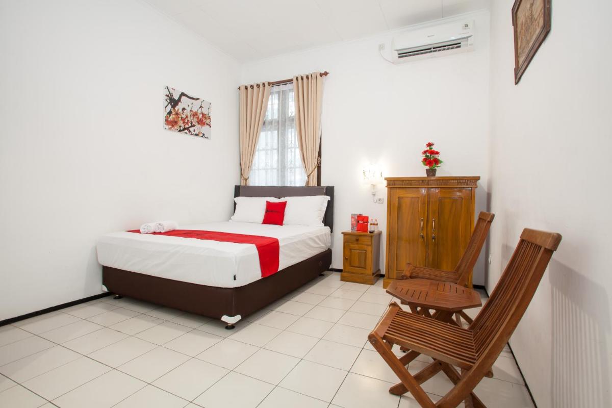 RedDoorz near Sanan Malang - Housity