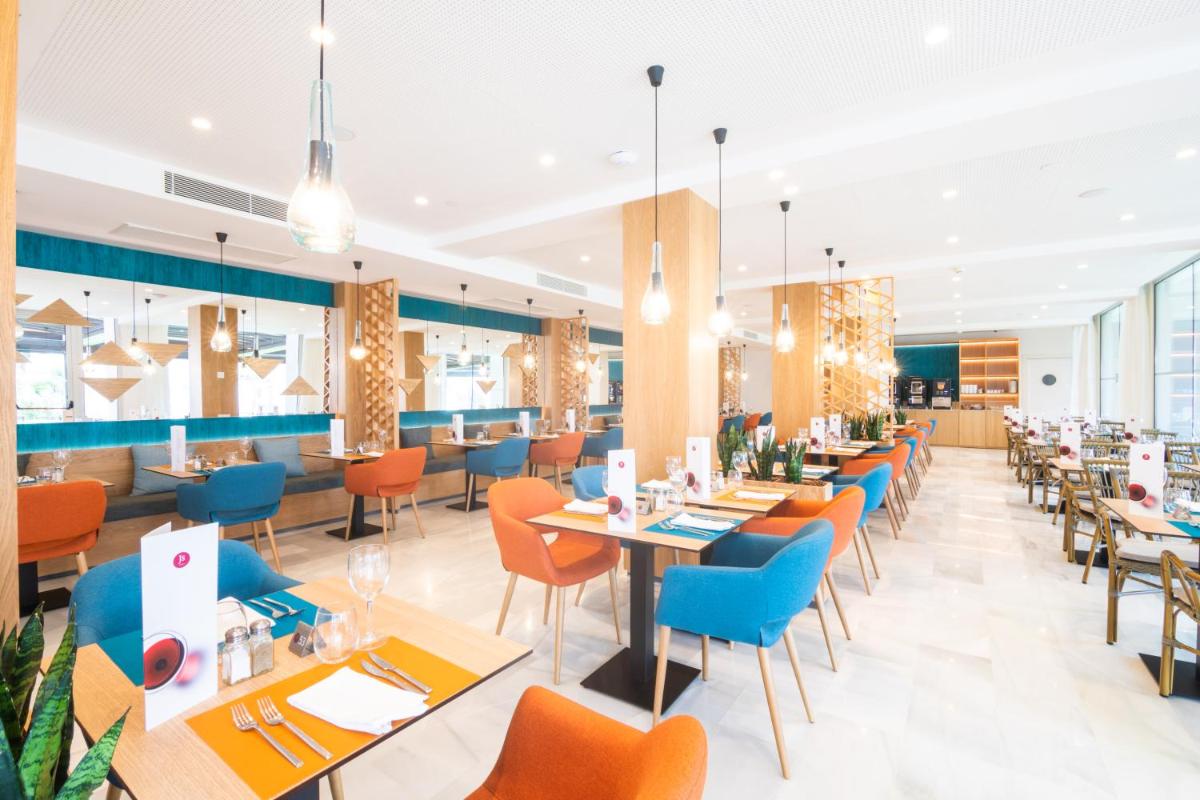 Un restaurante o sitio para comer en JS Yate