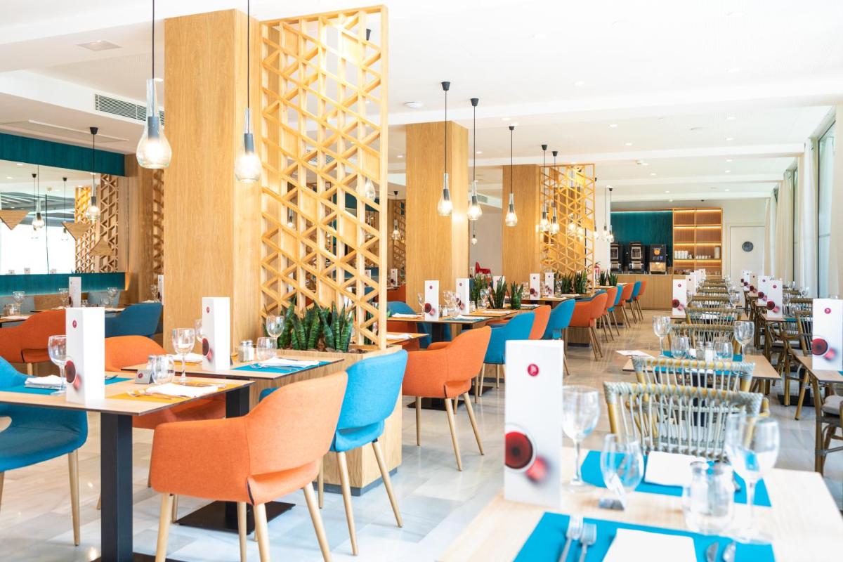 Un restaurante o sitio para comer en JS Yate