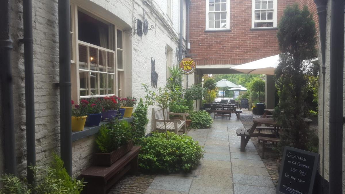 The Bull Hotel - Housity