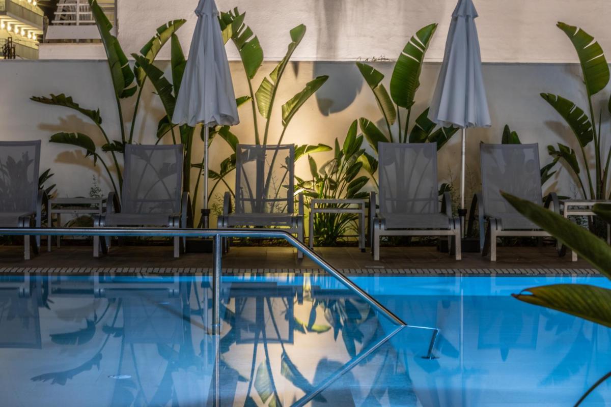 Piscina en o cerca de JS Yate
