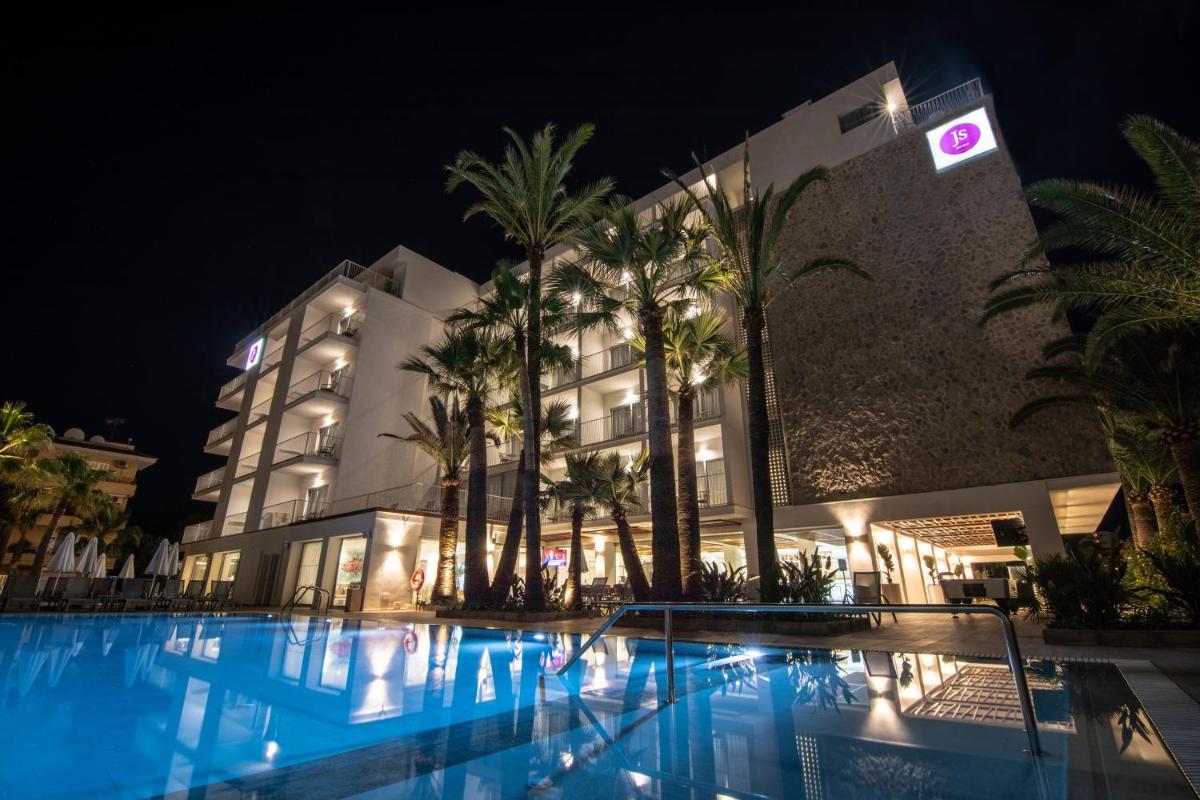 Piscina en o cerca de JS Yate