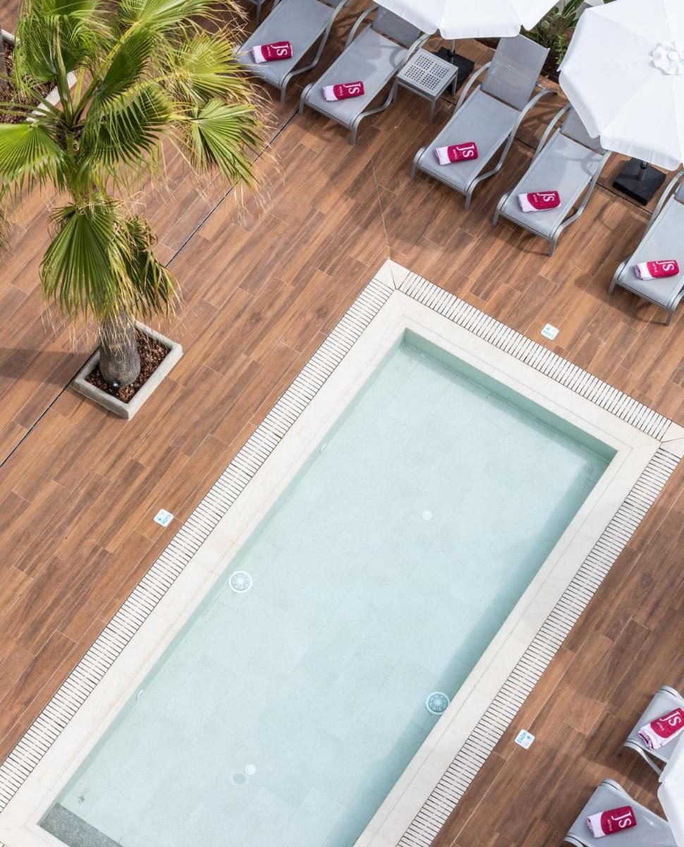 Piscina en o cerca de JS Yate