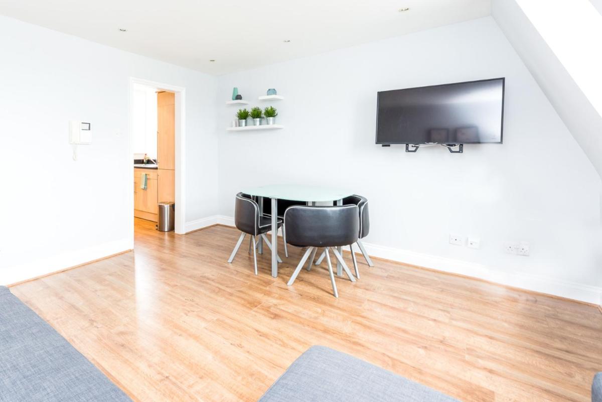 Camden Apartment E/Apartment - Housity