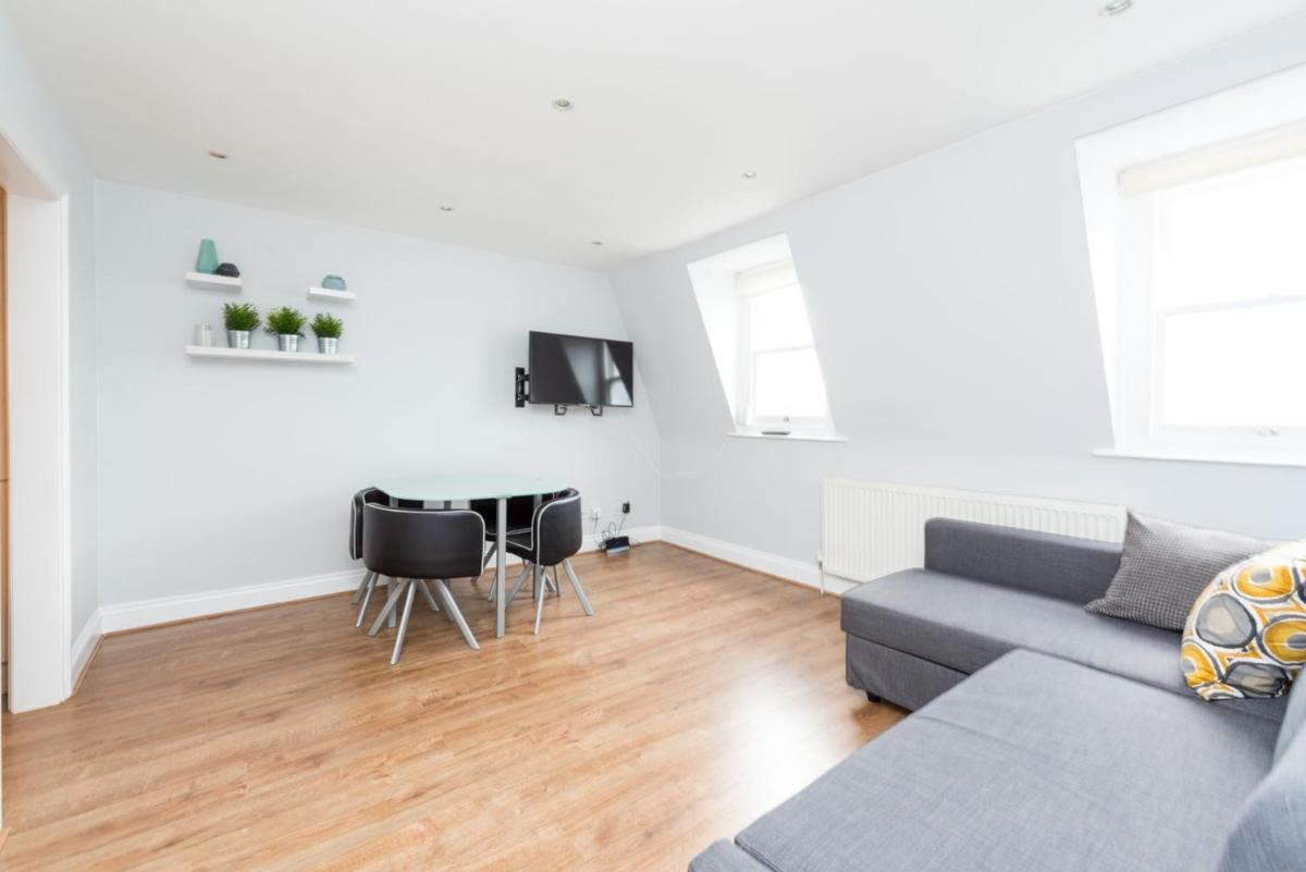 Camden Apartment E/Apartment - Housity