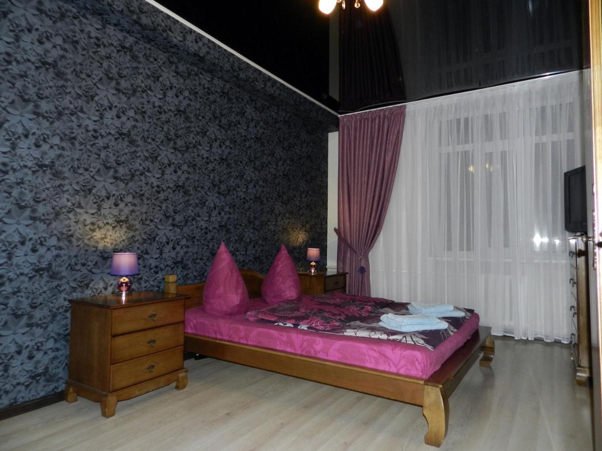 3-room Luxury Apartment 100m2 on Sobornyi Avenue 193, by GrandHome - Housity