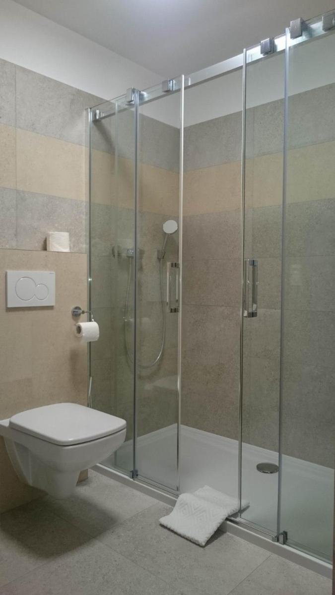 Penzion Skalka - Housity