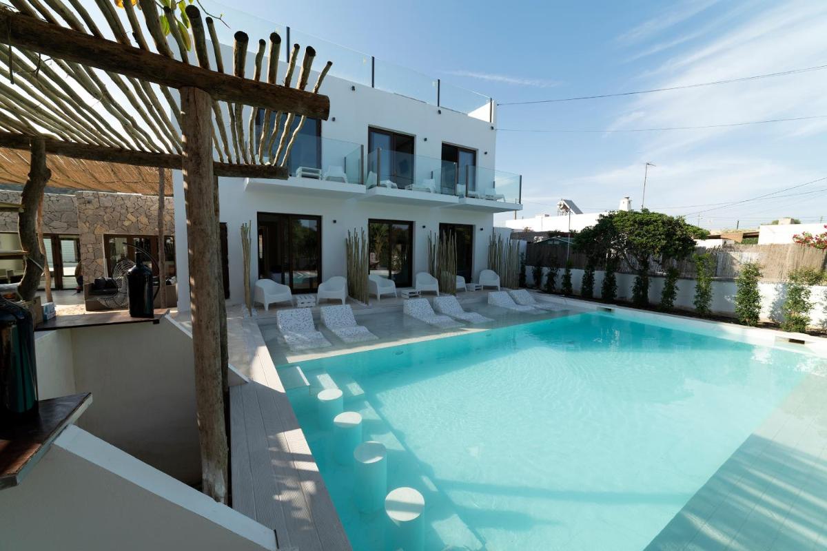 PAIISE Hotels - Housity