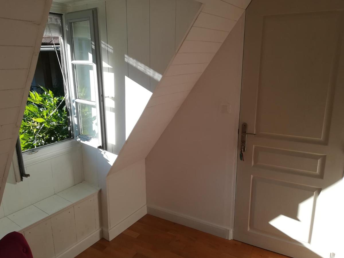 De l'Autre Côté - Housity