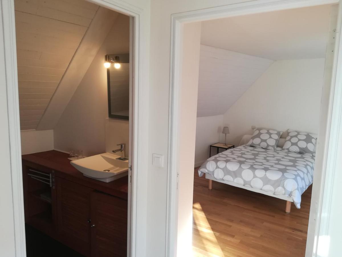 De l'Autre Côté - Housity