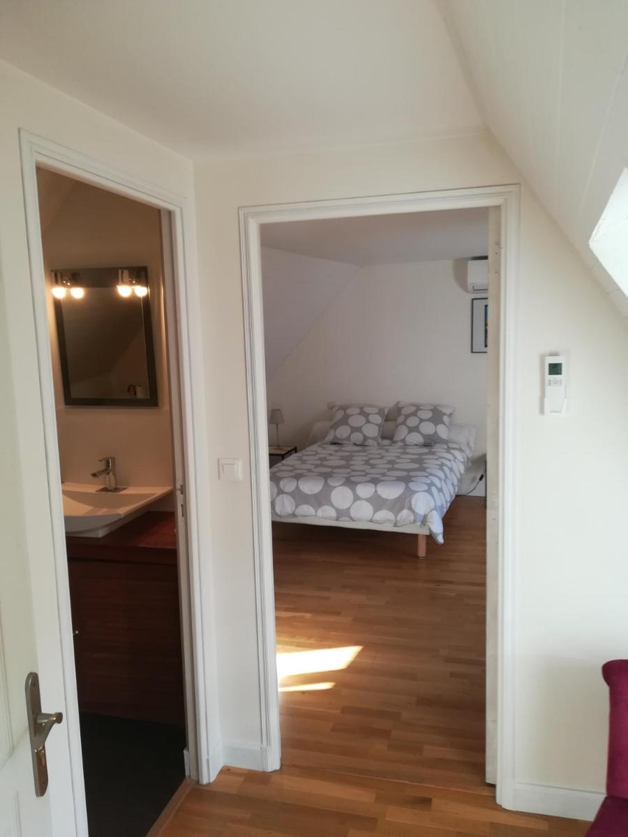De l'Autre Côté - Housity