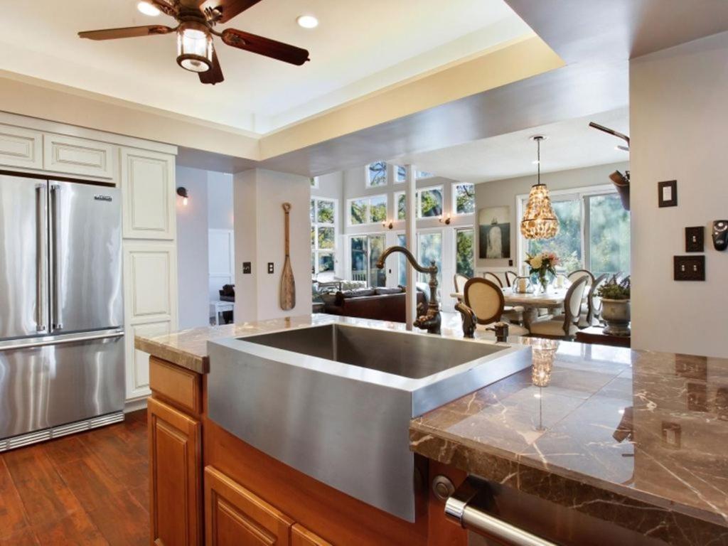 Captain Raynor House - Housity