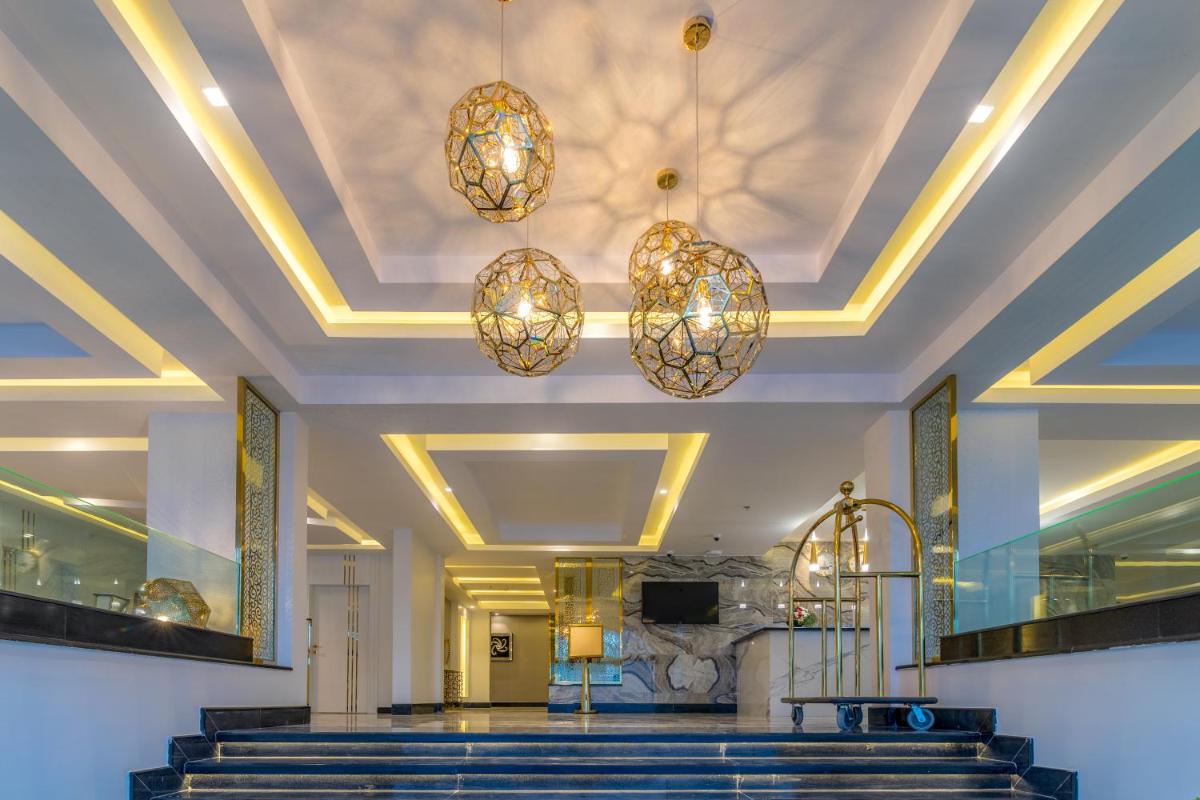 South Hotel Suites - Housity