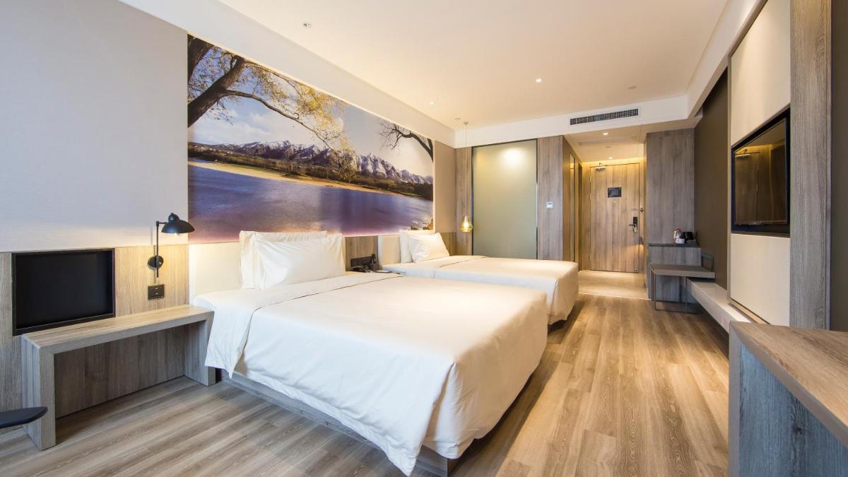 Atour Hotel (Houma Xintian Square) - Housity