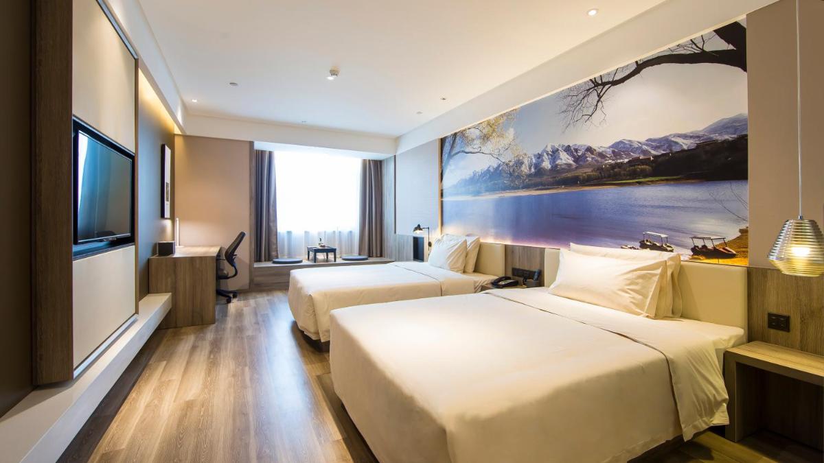Atour Hotel (Houma Xintian Square) - Housity