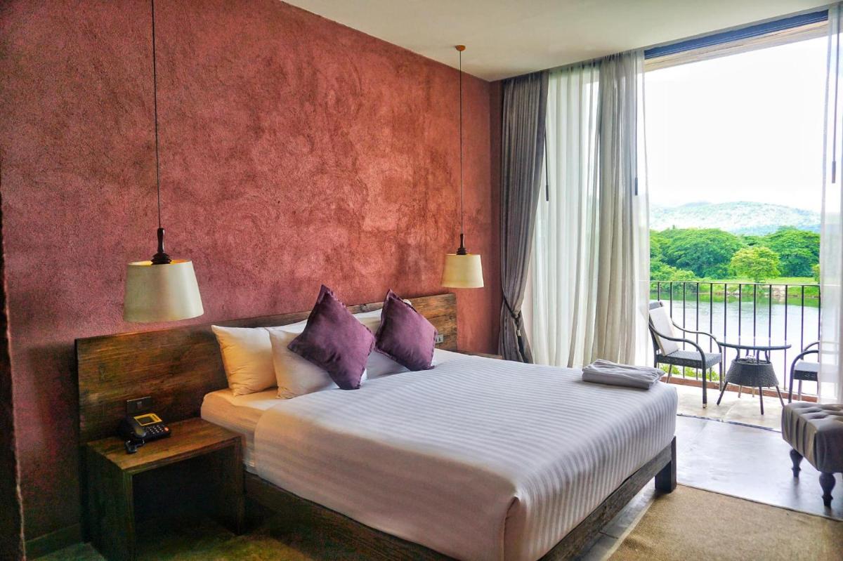 The Glory River Kwai Hotel - Hizvo