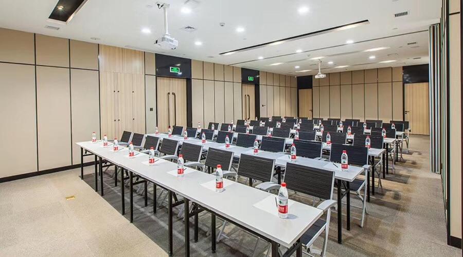 Atour Hotel (Changyang North Road) - Housity