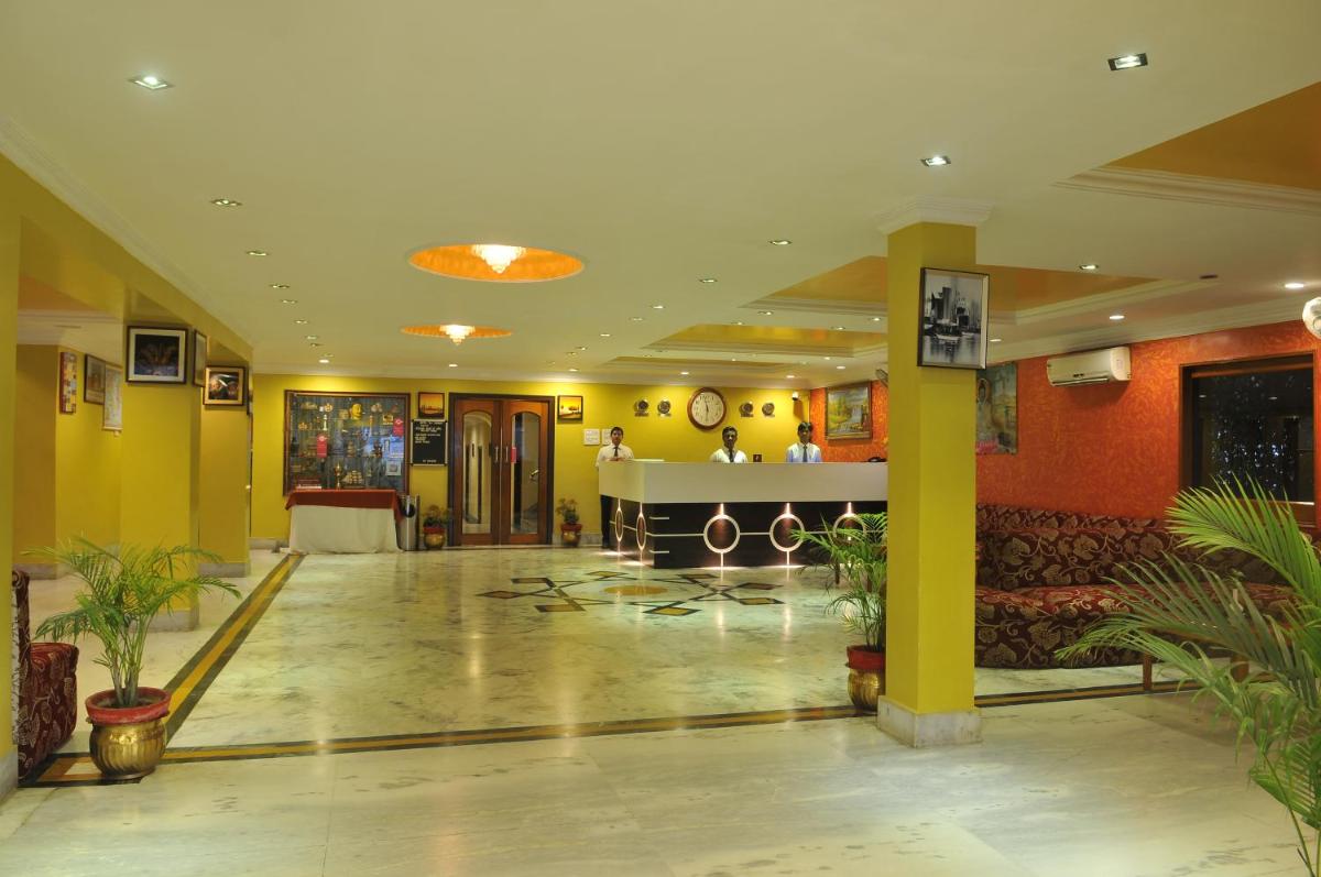 Hotel Taj Darbar - Housity
