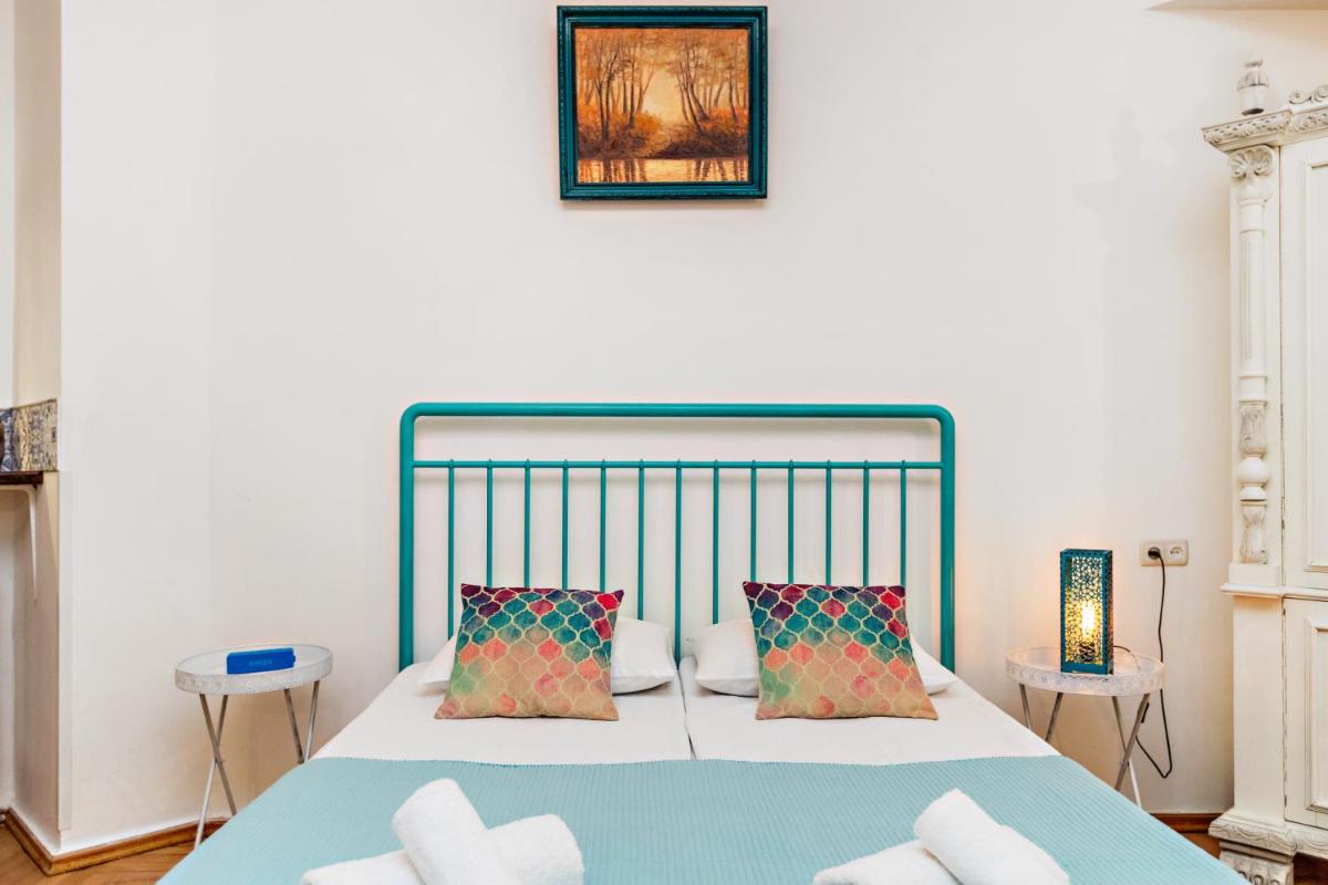 ★ Blue Door Rhapsody ★ - Special Stay In Old Town! - Housity
